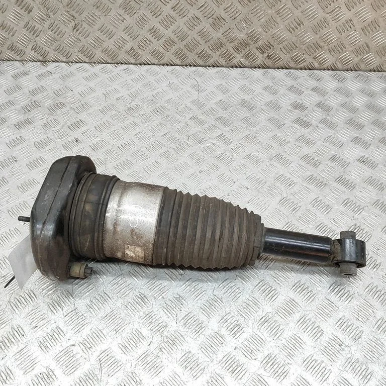 Shock absorber/damper/air suspension – BMW 5 Series G30 G31 G38 (2016-)