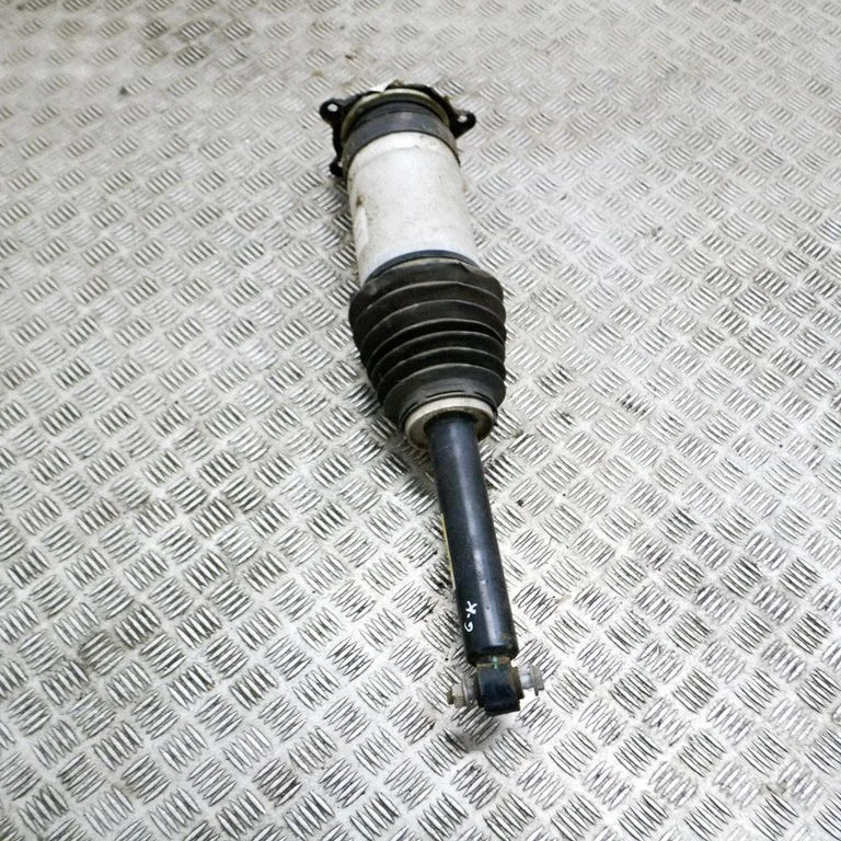 Tagumine amortisaator (õhk-/hüdrovedrustus) – Tesla Model S (2012-)