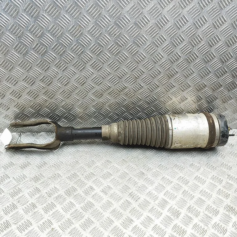 Air suspension front shock absorber 68231887AA