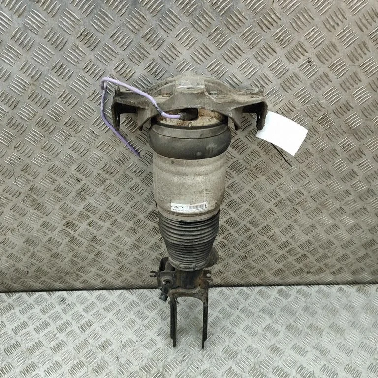 Air suspension front shock absorber 7L8616039