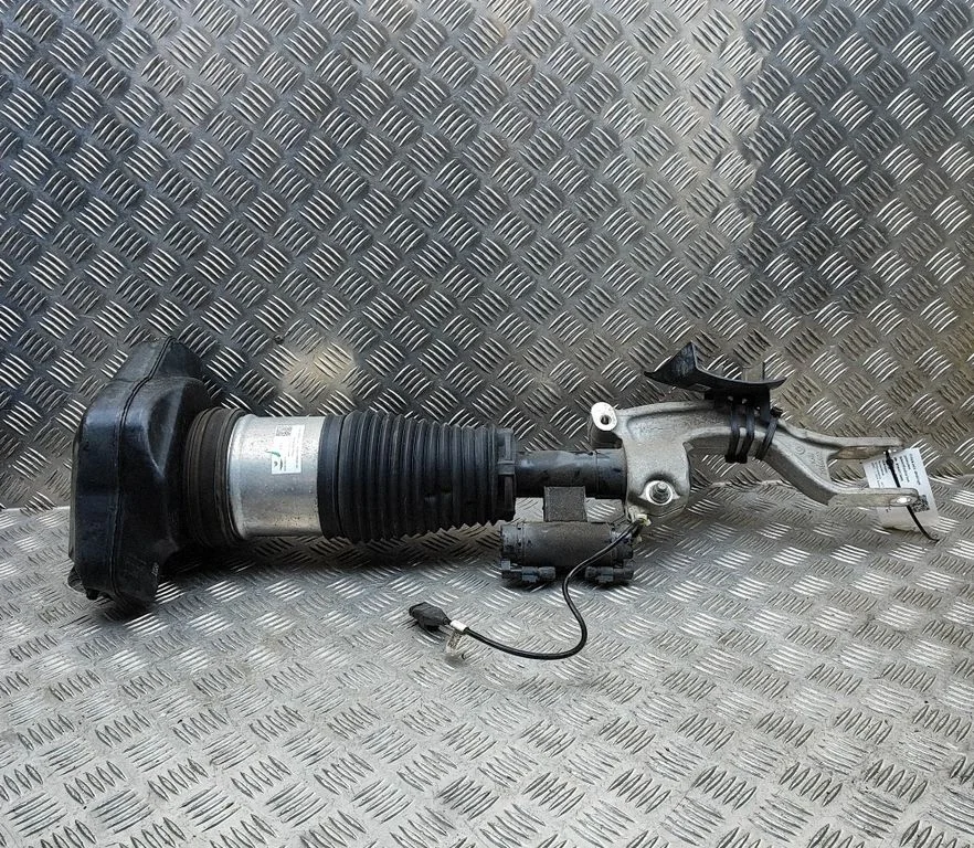 Eesmine amortisaator (õhk- / hüdrovedrustus) MY832N212AB – Aston Martin DBX (2020-)