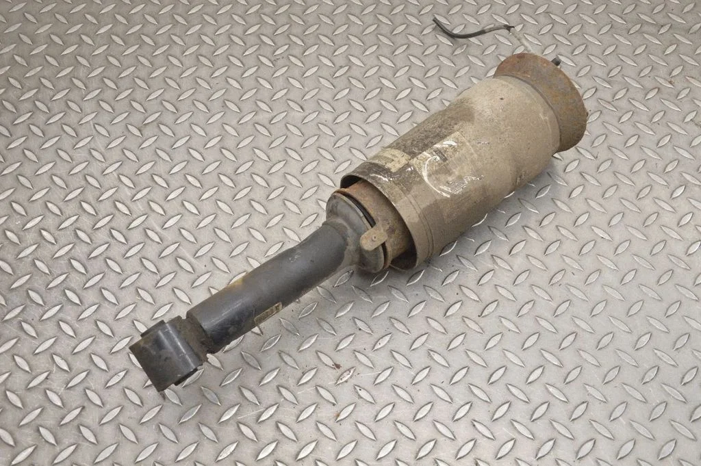 Air suspension front shock absorber 22245459