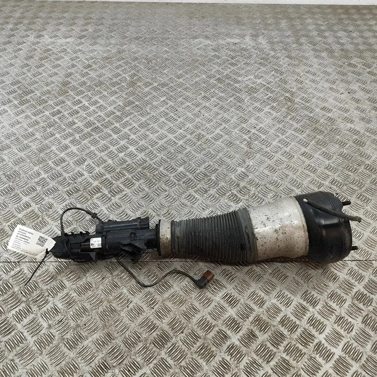 Amortyzator przedni (zawieszenie pneumatyczne / hydrauliczne) A2223201900