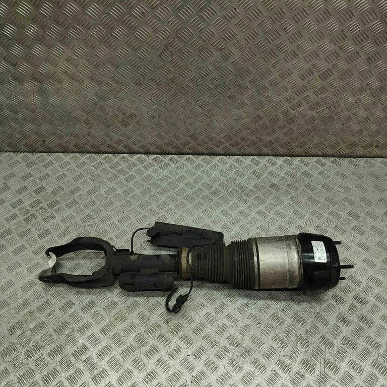 Air suspension front shock absorber A2923201300
