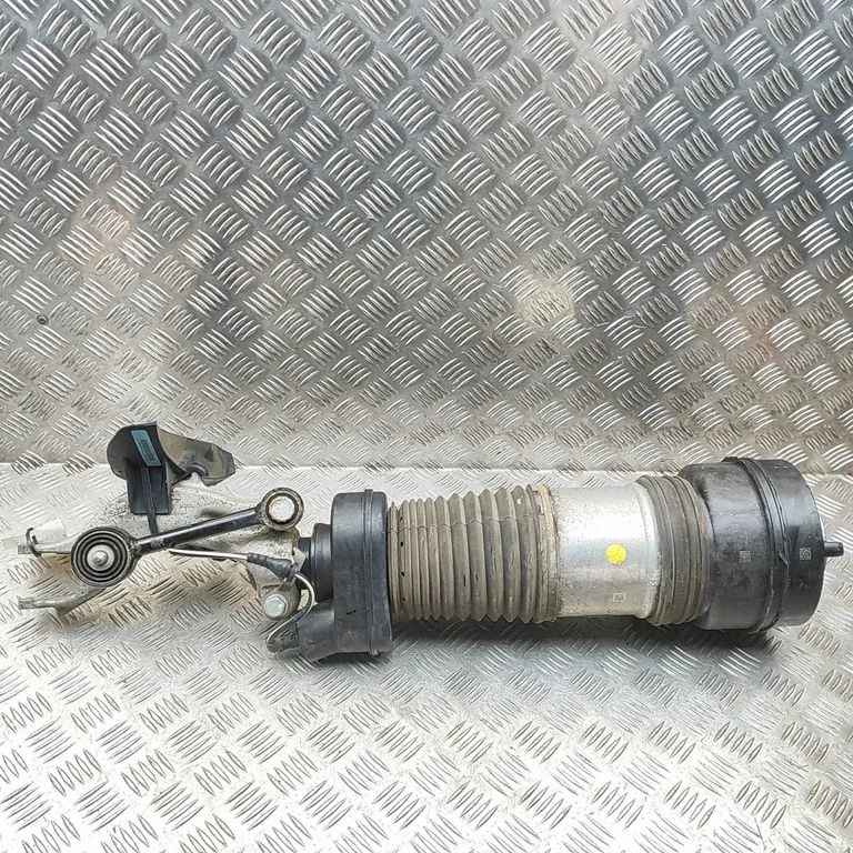 Air suspension front shock absorber 4M0413038