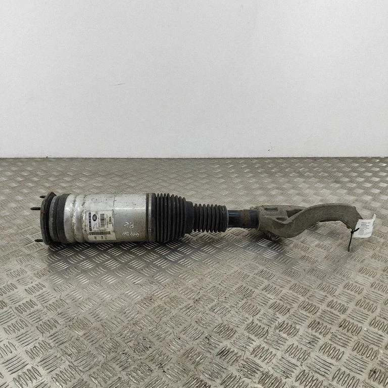 Air suspension front shock absorber LR081564