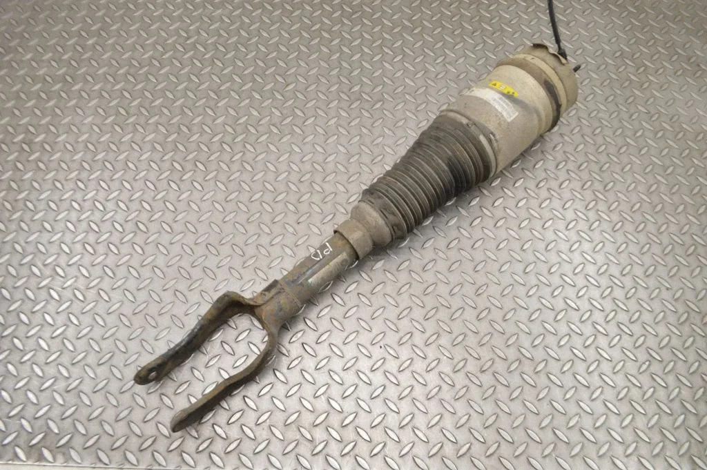 Air suspension front shock absorber 68080194AB
