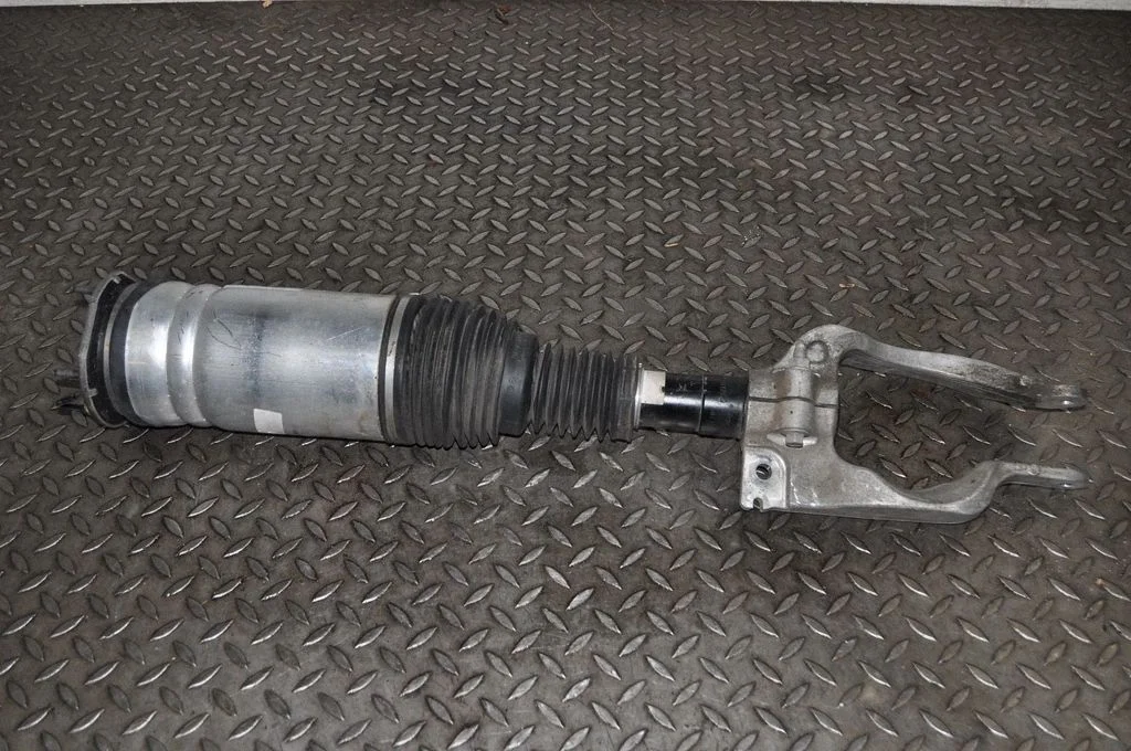 Eesmine amortisaator (õhk- / hüdrovedrustus) – Land Rover Discovery Sport (2014-)