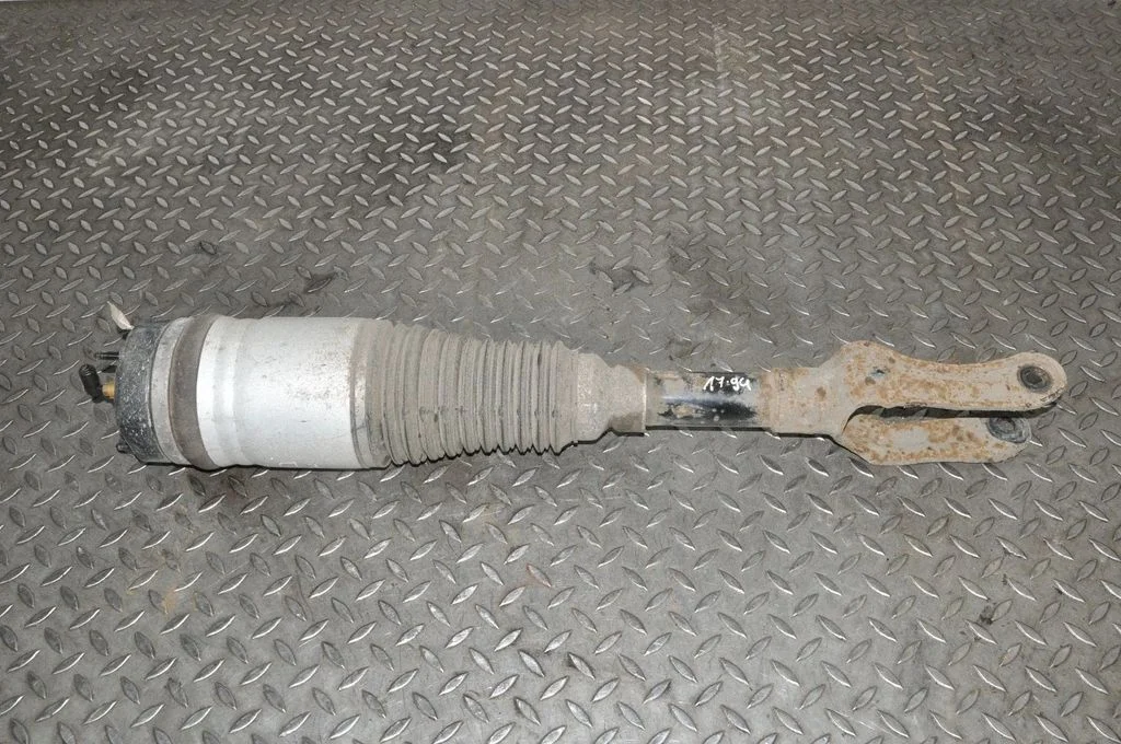 Air suspension front shock absorber 68080210AB