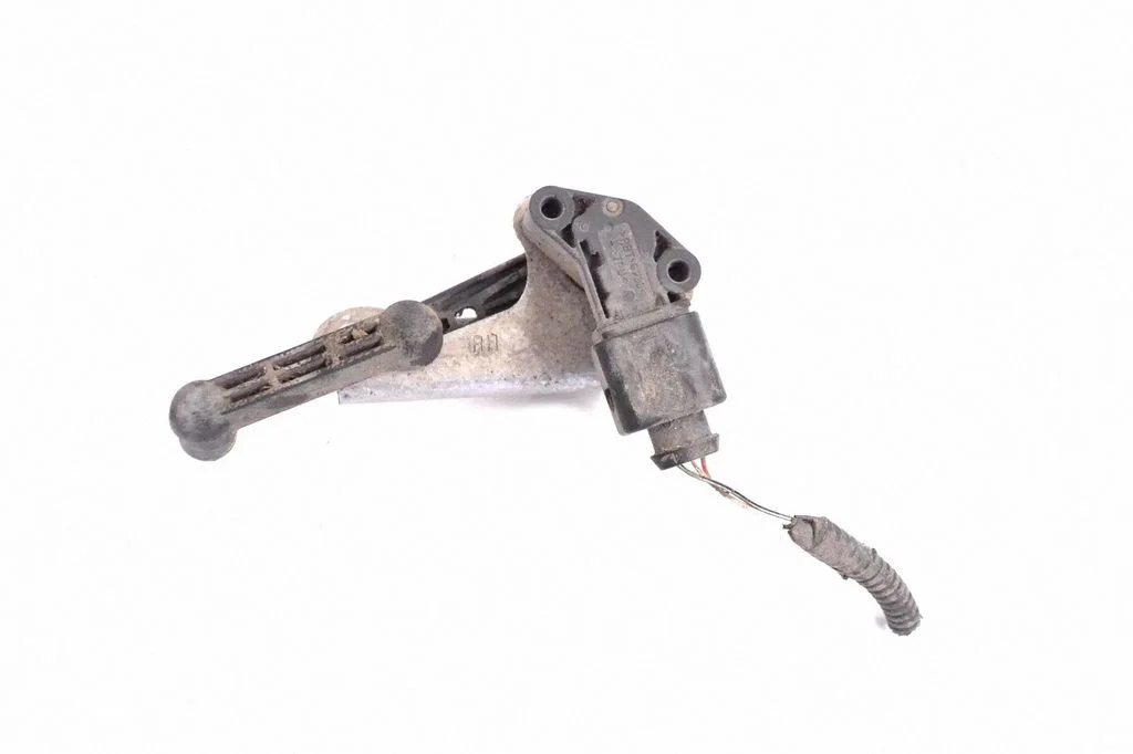 Air suspension front height level sensor – Tesla Model S (2012-)