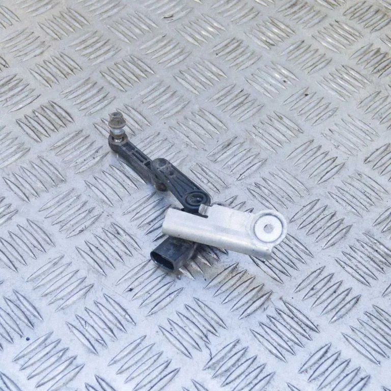 Air suspension front height level sensor – Tesla Model S (2012-)