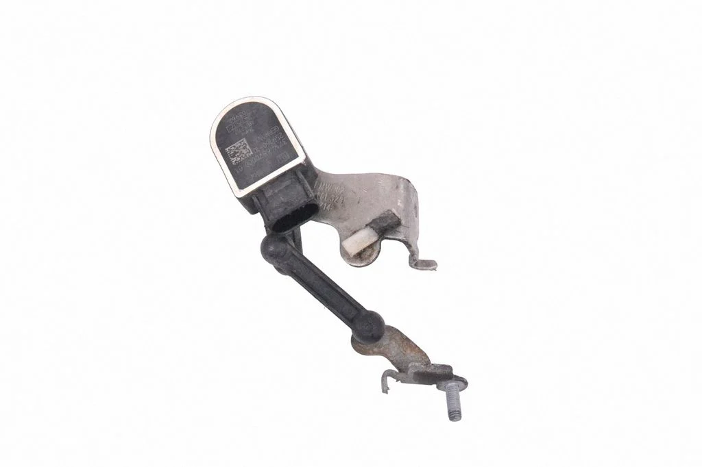 Eesmise vedrustuse kõrgusandur – BMW 7-seeria G11 G12 (2015-2022)
