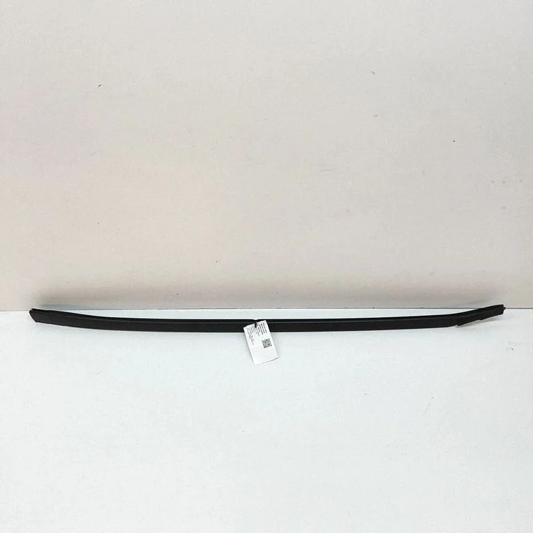 Windshield trim 7954434