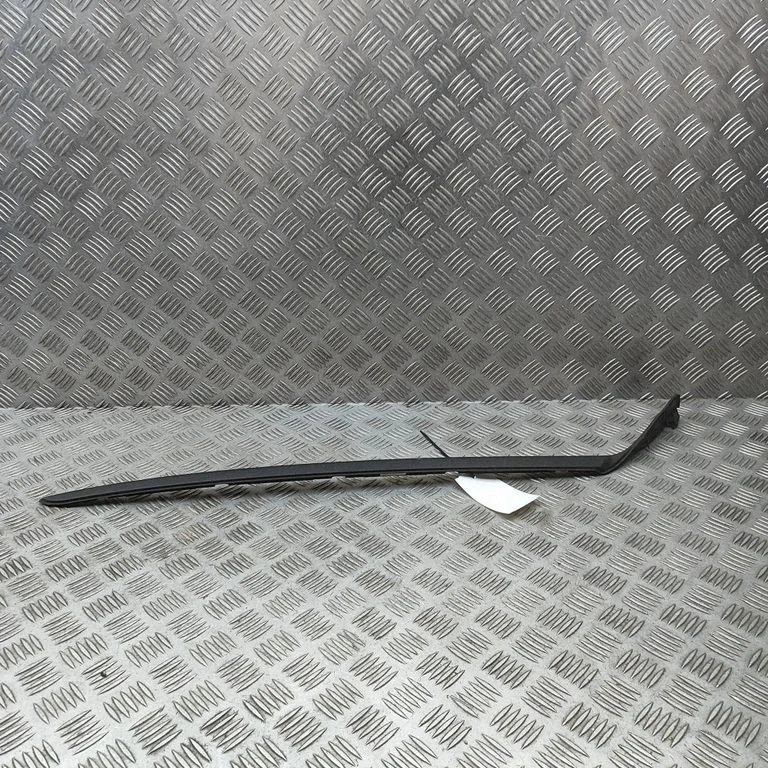 Vējstikla apdare – Volvo V60 (2018-)