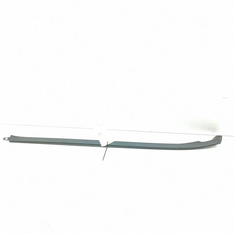 Listwa szyby przedniej A2476900401