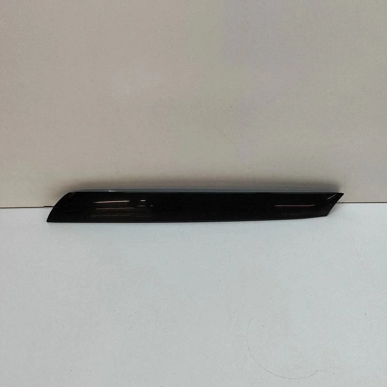 Vējstikla apdare 9801510