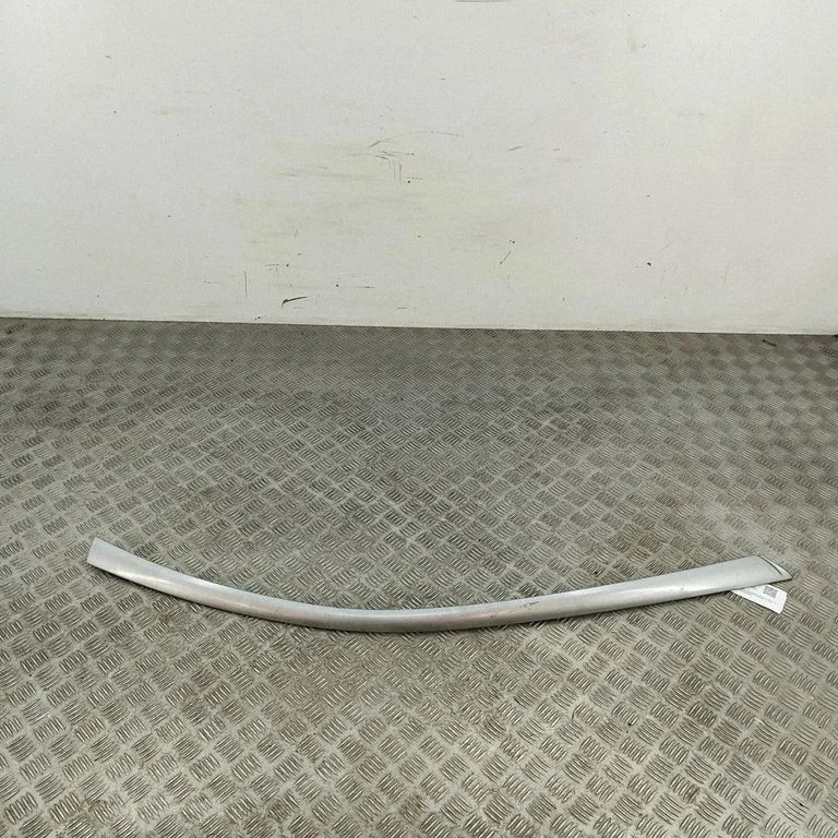 Windshield trim MB64524173