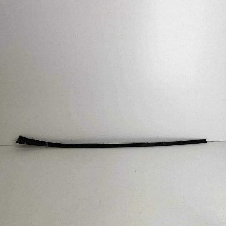 Vējstikla apdare H1BBA03179A