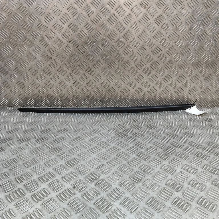 Windshield trim 8W6854328B