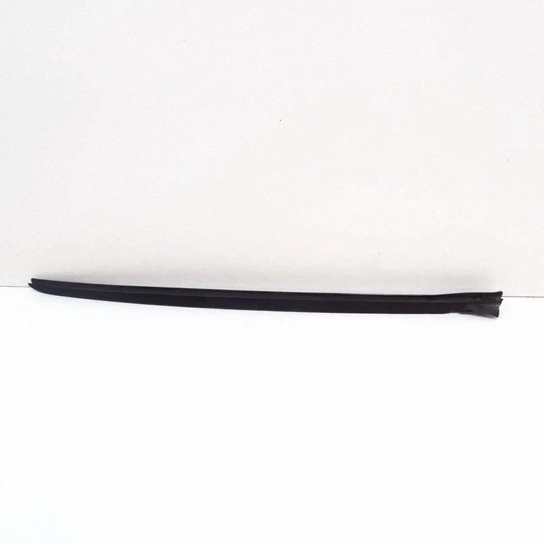 Windshield trim 7427874