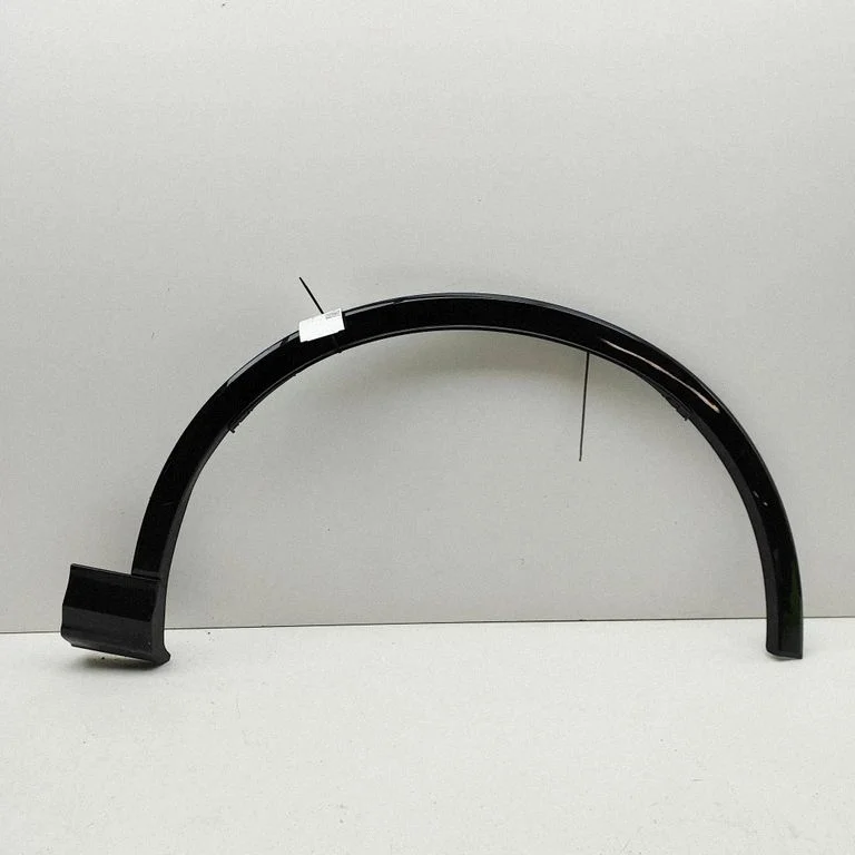 Fender end trim 4M0854970A