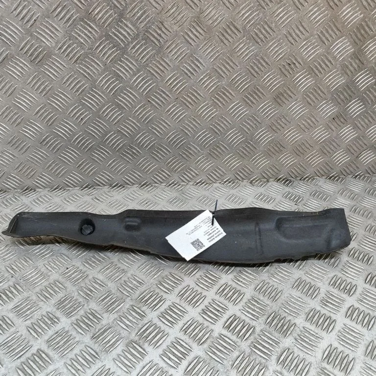 Fender end trim 8W0821112