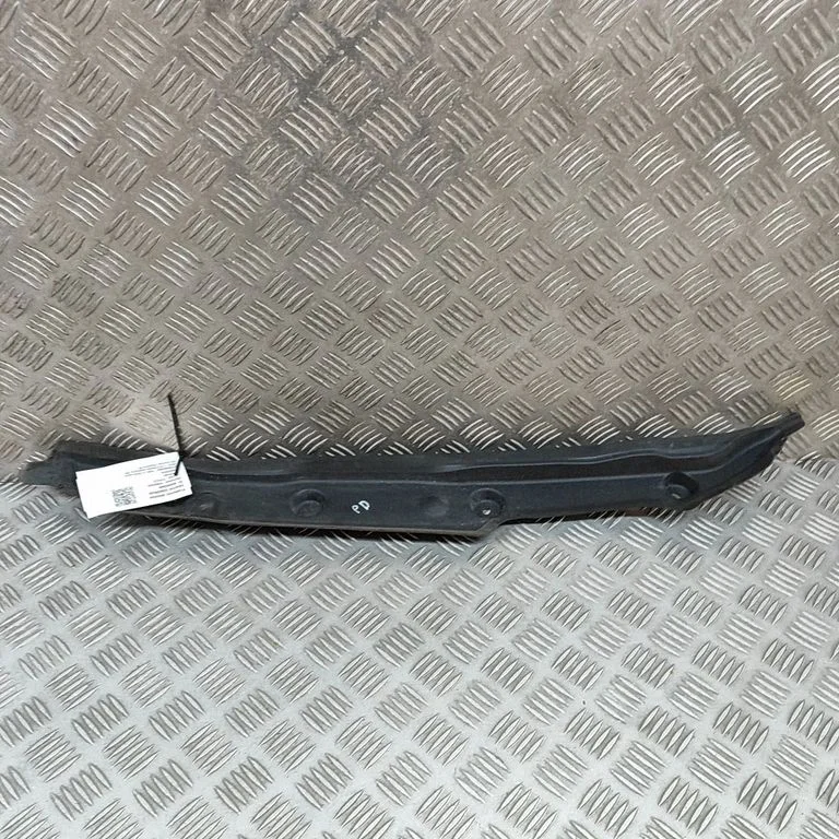 Fender end trim 4KE821112