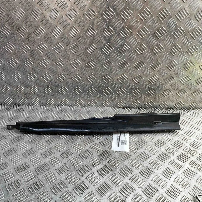 Spārna nobeiguma apdare DS73A02079A