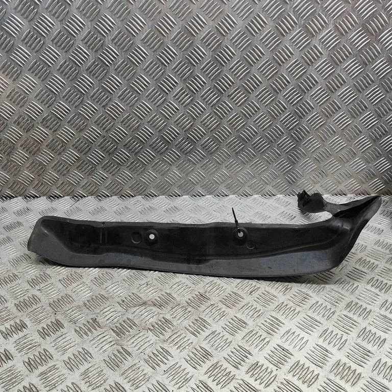 Fender end trim 4G8821112A