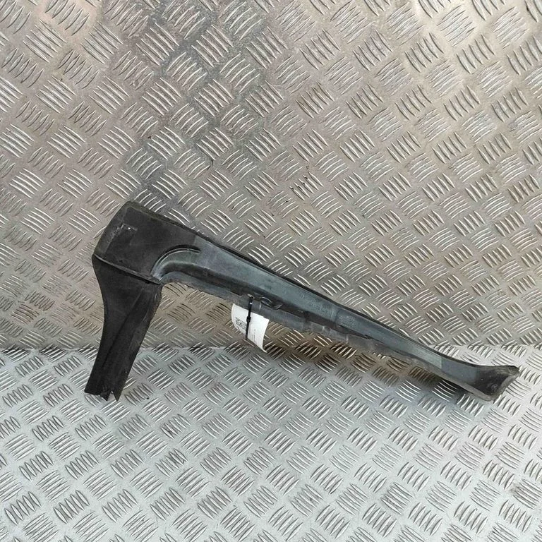 Poritiiva otsaliist 8T0821112A