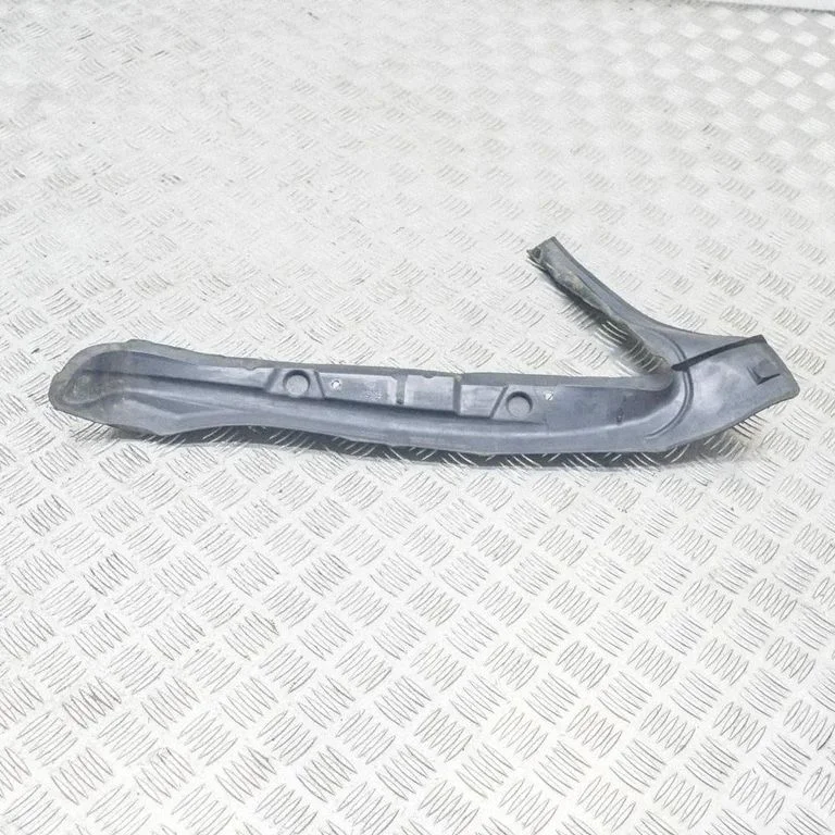 Spārna nobeiguma apdare 8T0821112