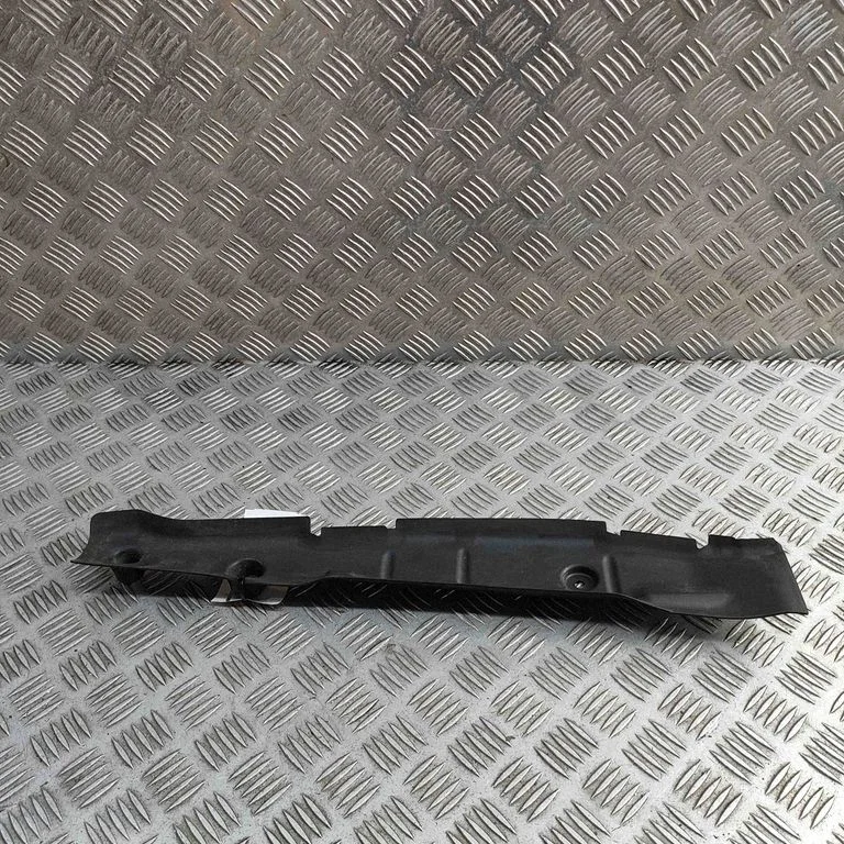 Spārna nobeiguma apdare 8W6821111
