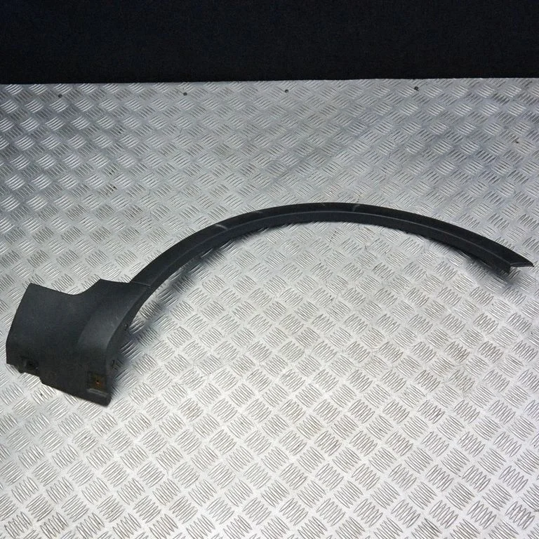 Spārna nobeiguma apdare – Ford Kuga I (2008-2012)