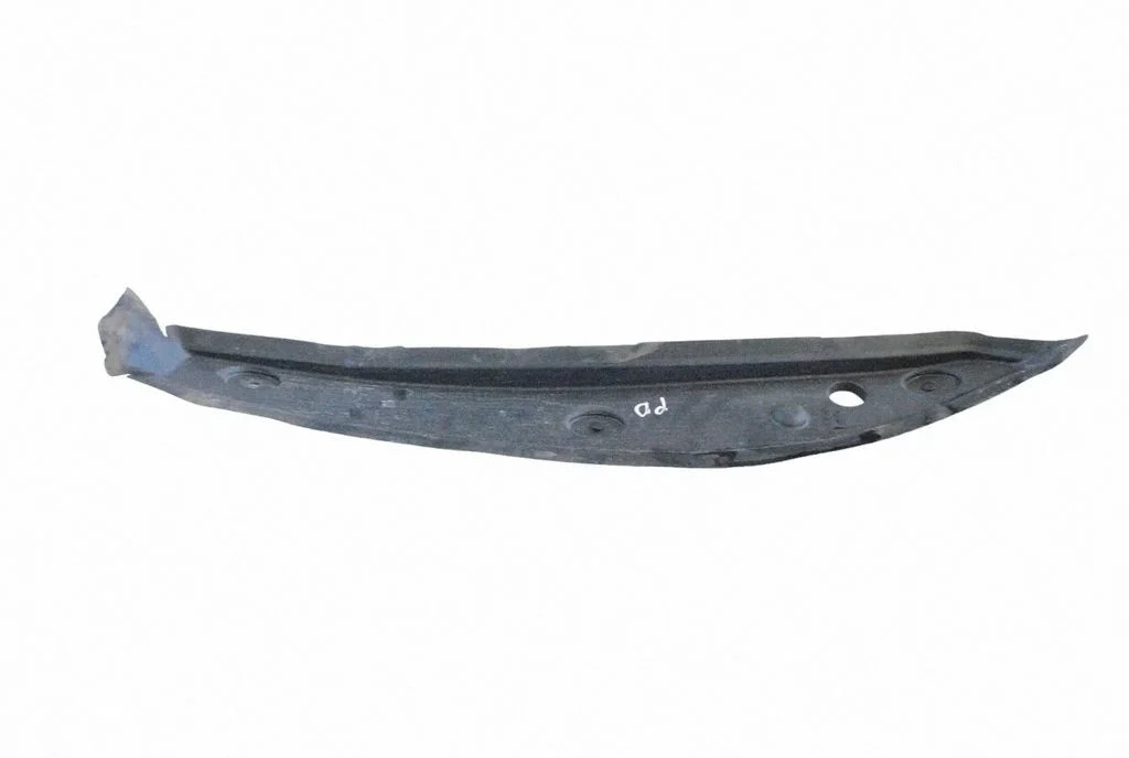 Fender end trim A1678890100
