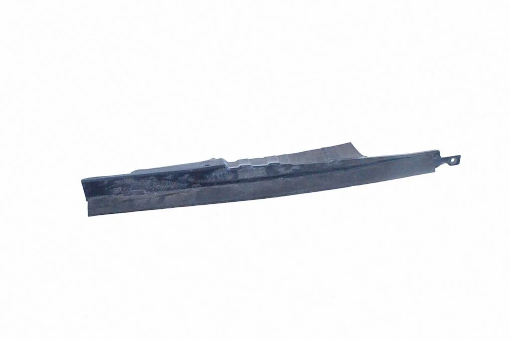 Spārna nobeiguma apdare DS73A02078AD