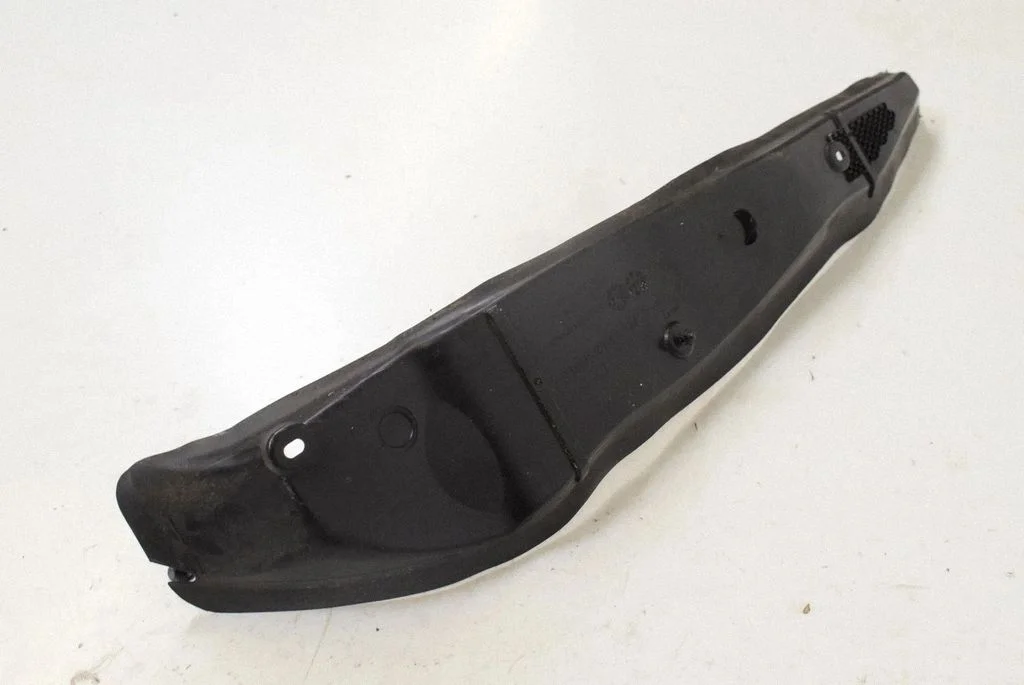 Fender end trim A2318890225