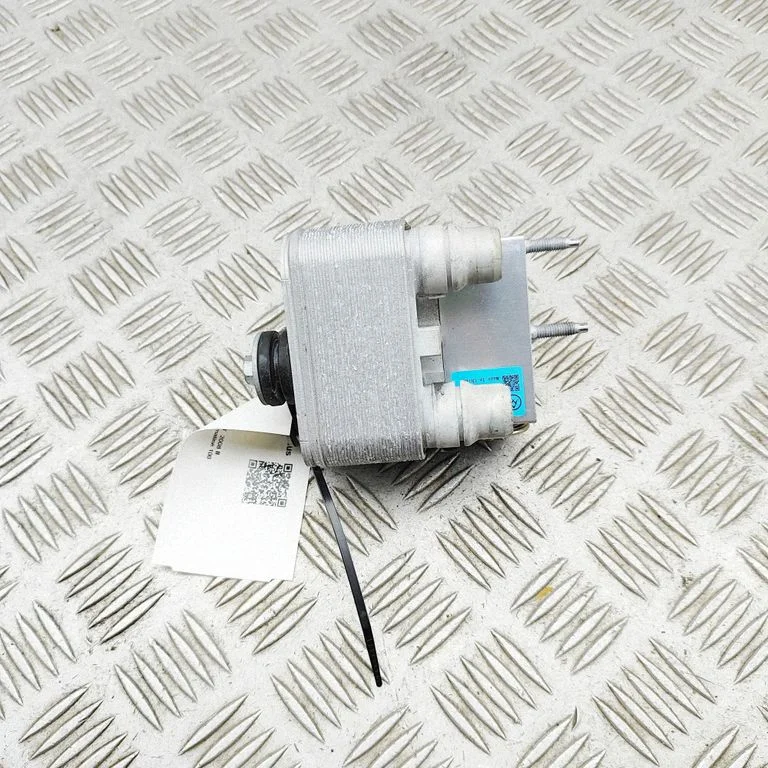 Hibrīda/elektromobiļa akumulatora dzesētājs (ventilators) EGH10M043