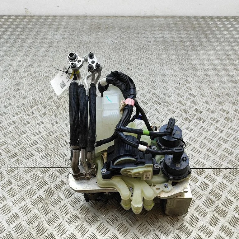 Hibrīda/elektromobiļa akumulatora dzesētājs (ventilators) 152300100D