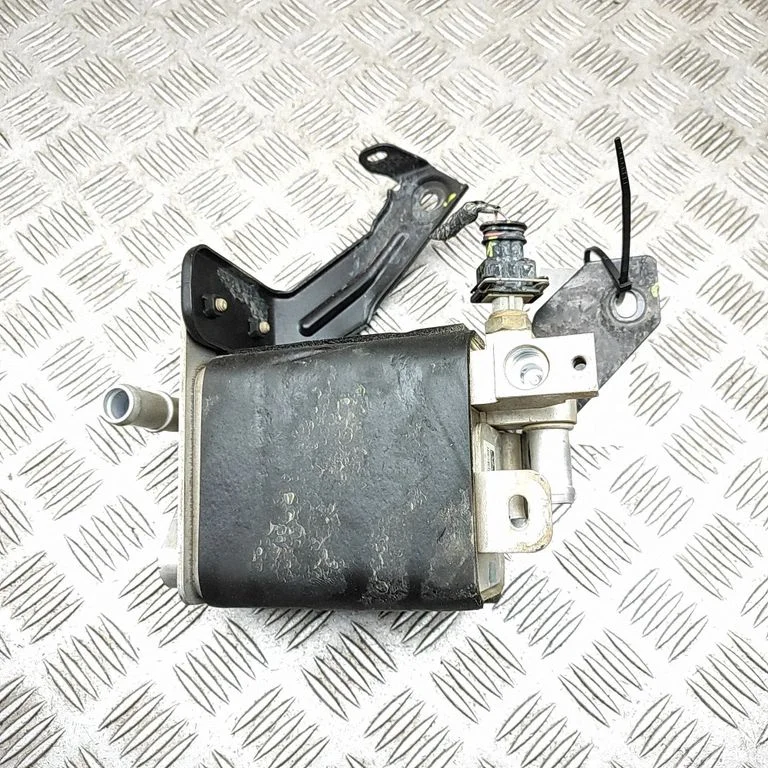 Hibrīda/elektromobiļa akumulatora dzesētājs (ventilators) EKEA8109130B
