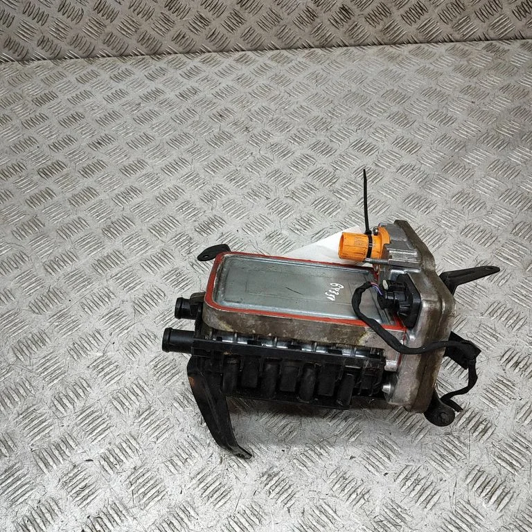 Hibrīda/elektromobiļa akumulatora dzesētājs (ventilators) A0008359704