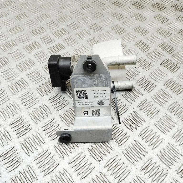 Hibrīda/elektromobiļa akumulatora dzesētājs (ventilators) FM2930150002A – Fisker Ocean (2022-2024)