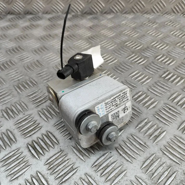 Hibrīda/elektromobiļa akumulatora dzesētājs (ventilators) 9831600480
