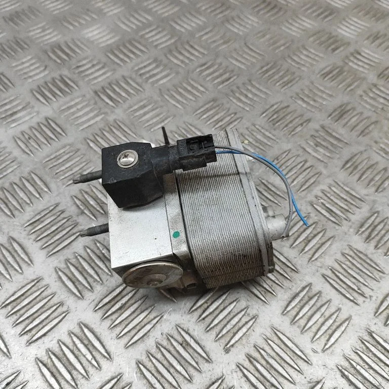 Hibrīda/elektromobiļa akumulatora dzesētājs (ventilators) 9831600480