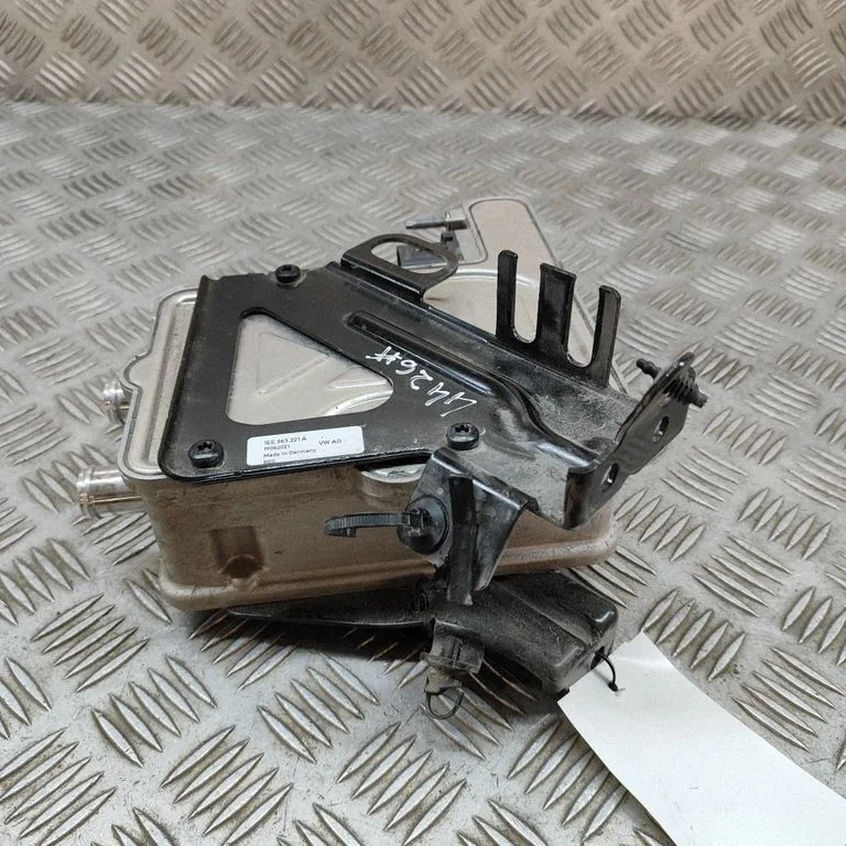 Hibrīda/elektromobiļa akumulatora dzesētājs (ventilators) 1EE963221A