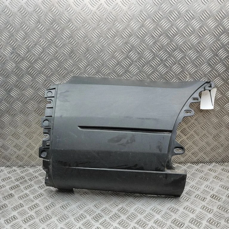 Moldings uz aizmugurējā spārna – Ford E-Transit (2020-)
