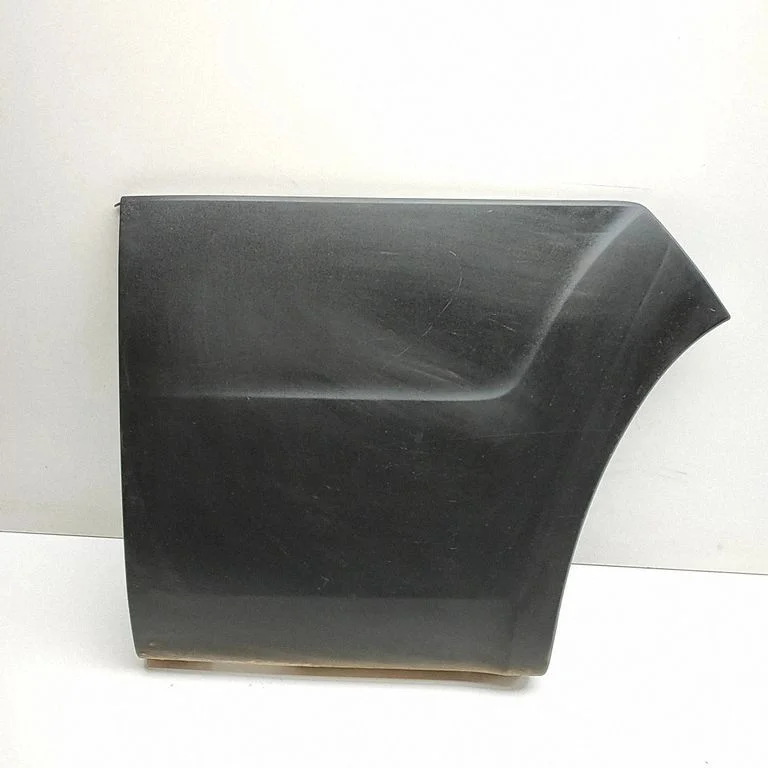 Moldings uz aizmugurējā spārna 1320248070
