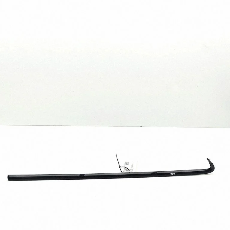 Listwa błotnika tylnego 8V3853345