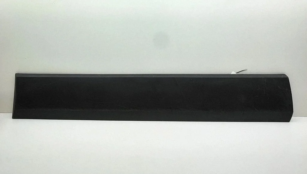 Moldings uz aizmugurējā spārna BK31V254A16AGW