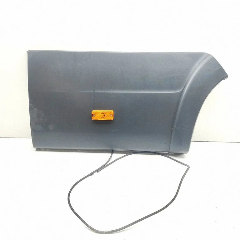 Moldings uz aizmugurējā spārna 1307176070