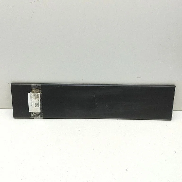 Moldings uz aizmugurējā spārna 1308058070